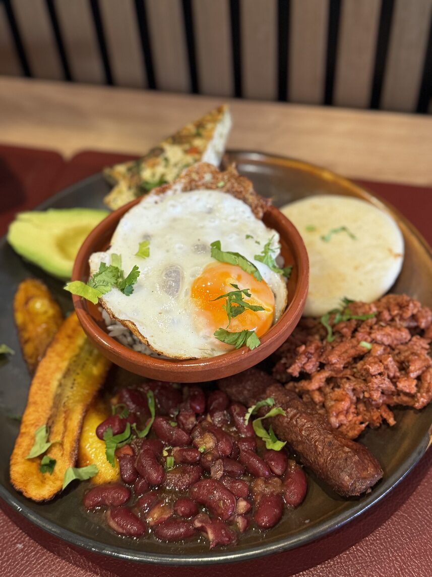 Bandeja Paisa Colombiana
